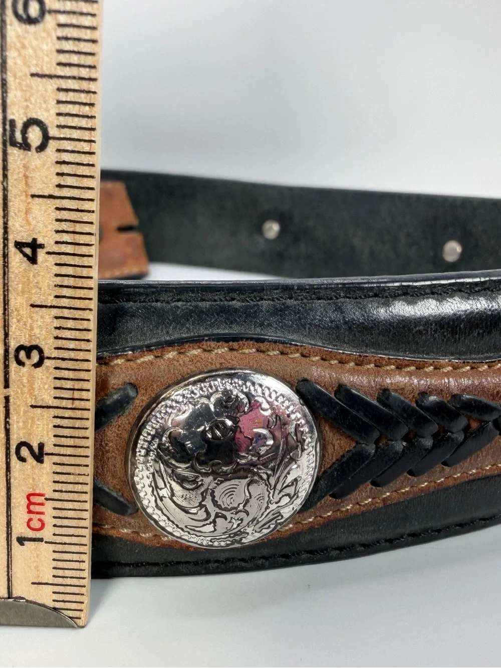 Tony Lama Vintage Leather Belt Sz 30 two tone Conchos Women Rose Floral